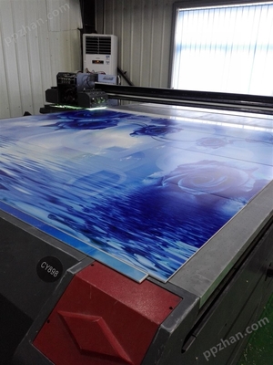 理光UV2030打印機(jī) 高效與精準(zhǔn)的UV噴墨打印解決方案